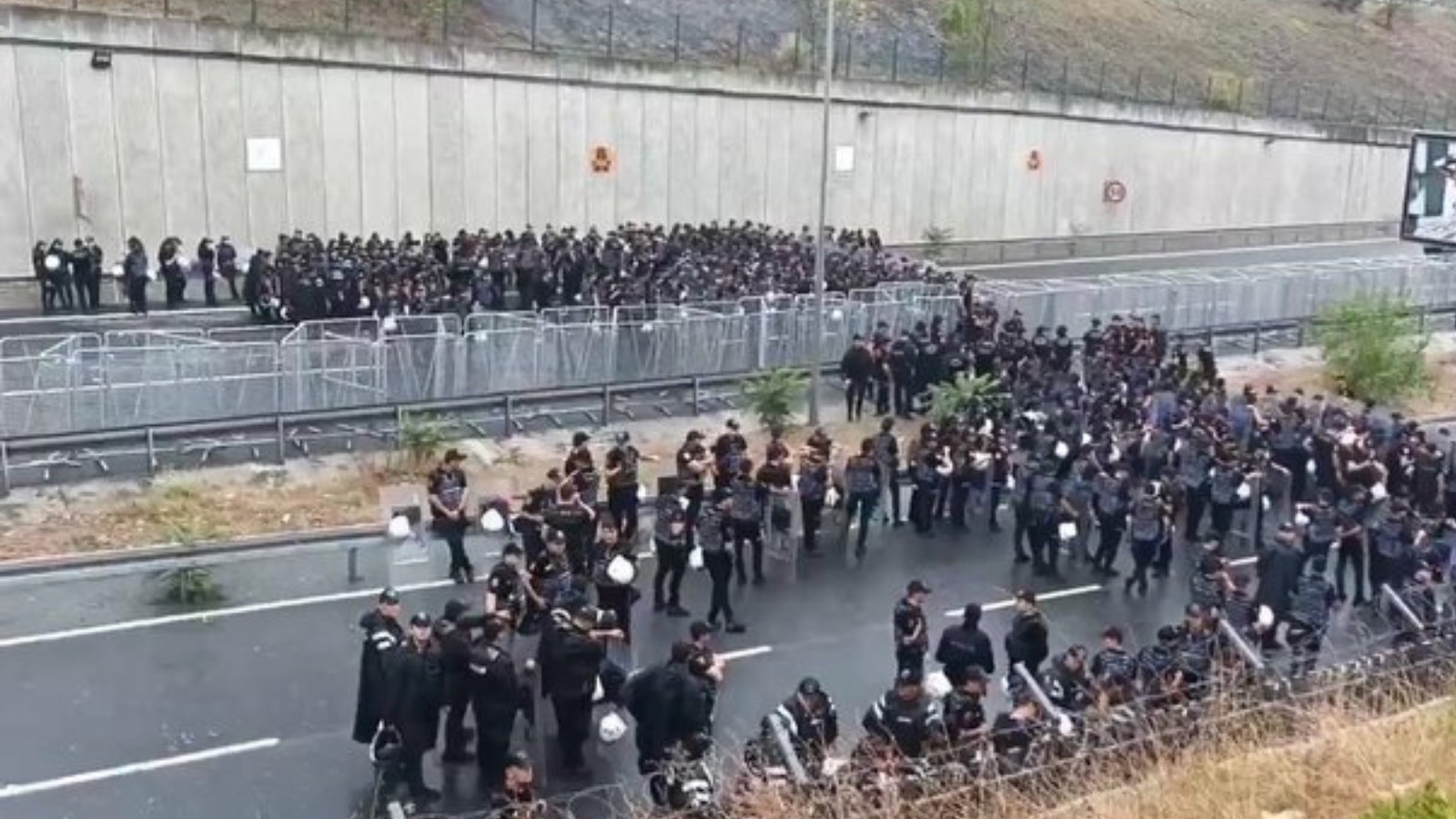 chpden gursel tekine delegelerin ozgur iradesiyle secilmeden mazbatasini almadan hic kimse o koltuga oturamaz WWf9O6YY