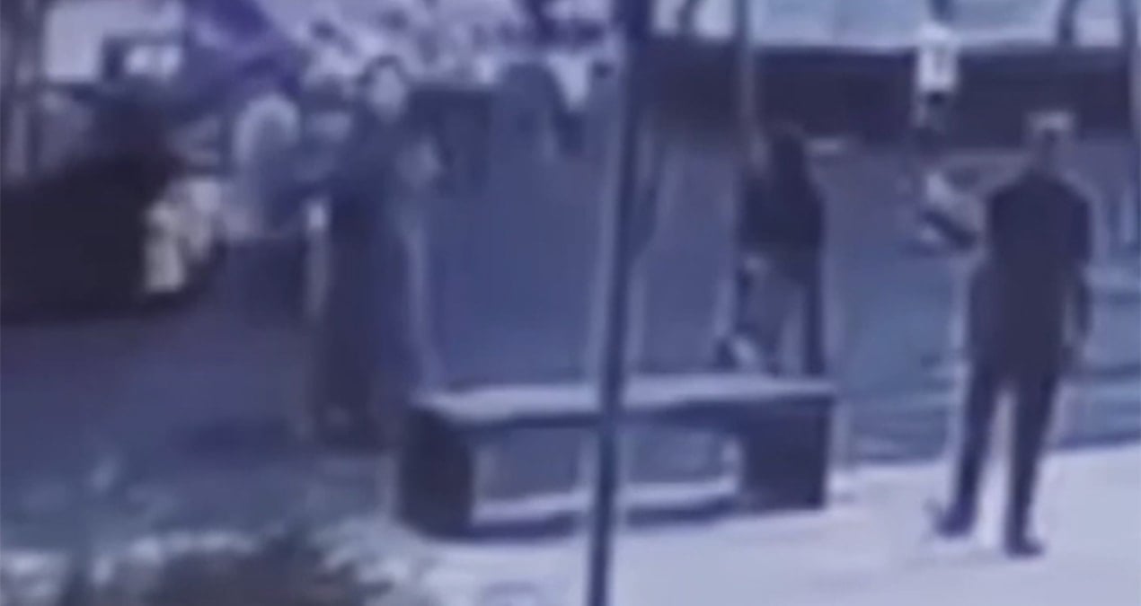 cocuklari parkta dovdu savunmasi pes dedirtti gIHHM7tr