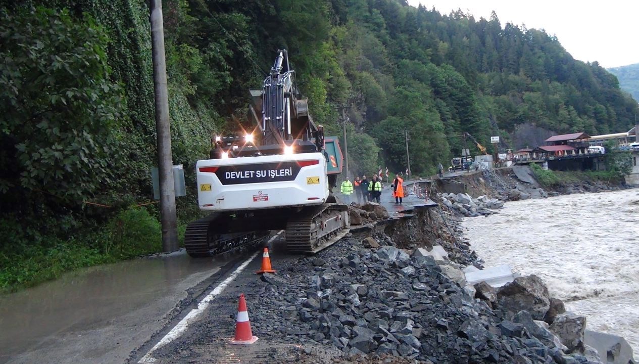 rizede hastalar coken yoldan iple tahliye edildi aBhI55Rq