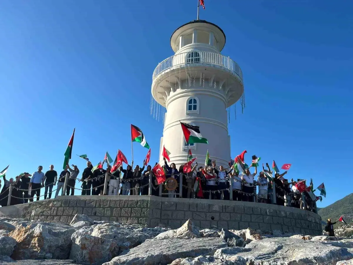 alanyada gazze icin protesto yuruyusu duzenlendi mBBFdDgZ