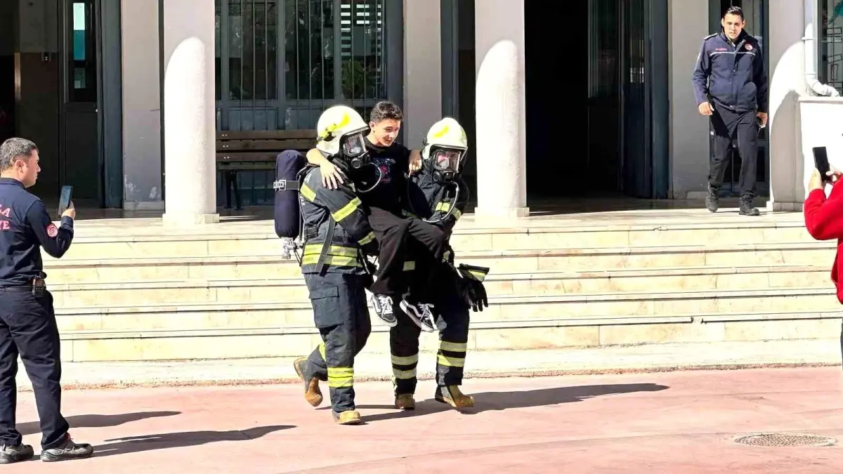 mugla fen lisesinde kapsamli deprem tatbikati gerceklestirildi 7upQqRTp.jpg