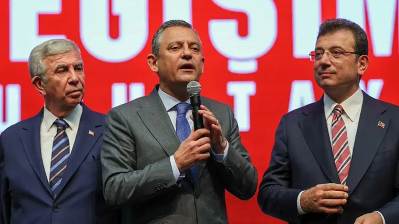 son arastirmadan erdogani uzecek sonuclar ne imamoglunu ne yavasi ne de ozeli yenebiliyor Qe7k574c