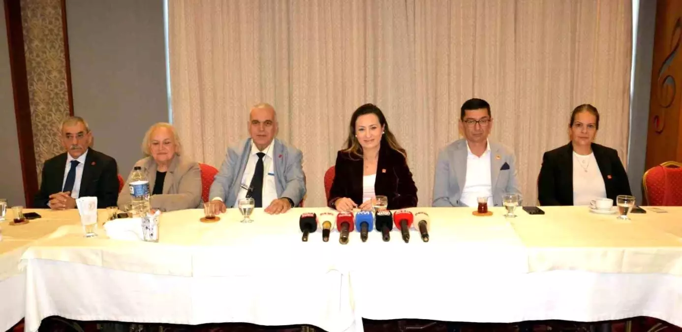 chp manisa il baskani ozalperden basin toplantisi ve burokrasideki degisiklikler c67eDCIx.jpg