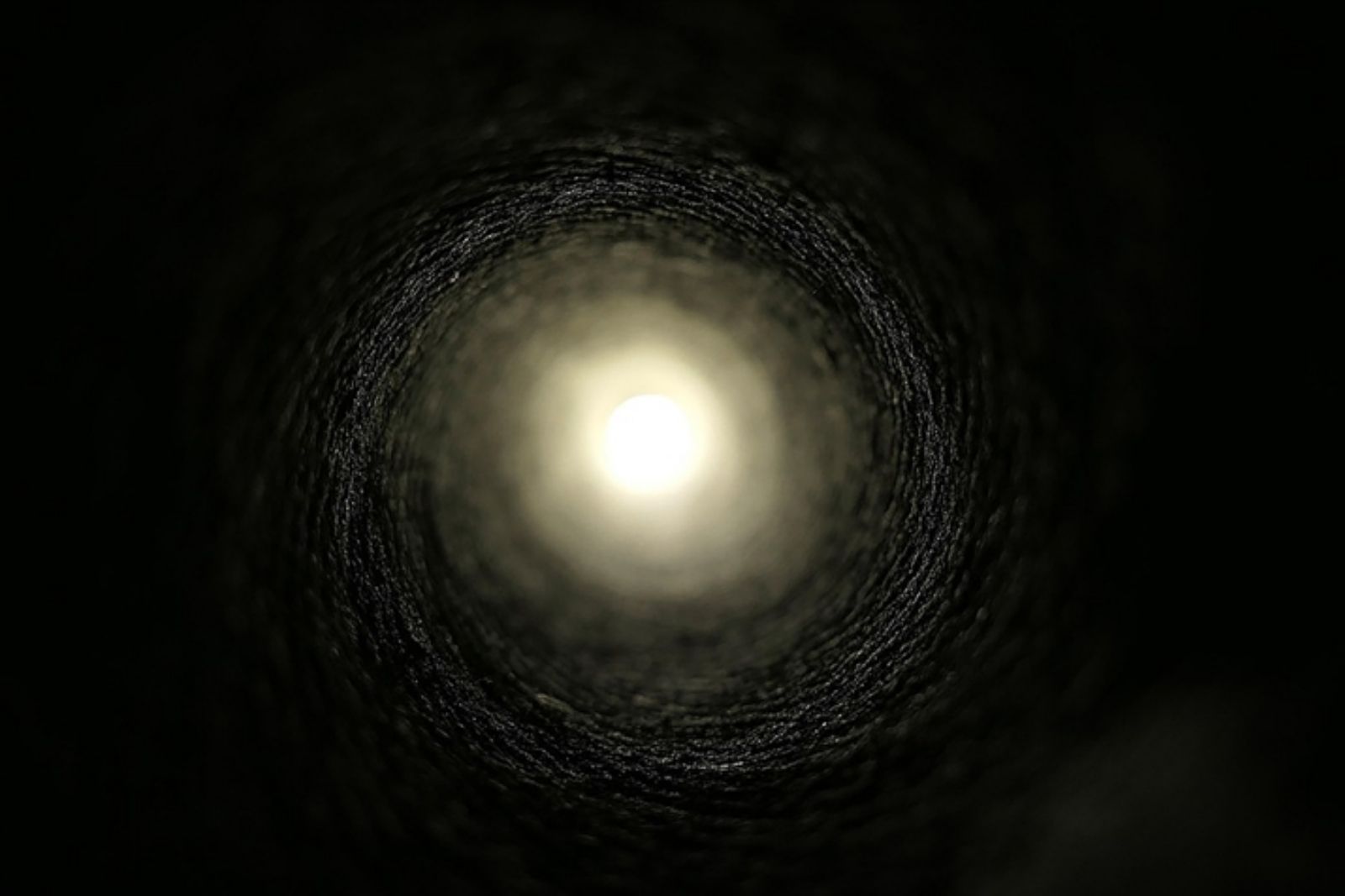 gokbilimciler evrenin ilk donemlerinde olusan kara delik kesfetti kJlR16E3.jpg