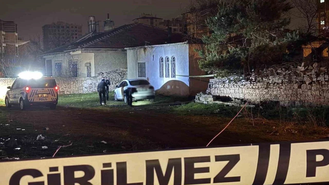 Lağım Kapağının Kazası: 31 Yaşındaki Aşçı Derin Çukura Düştü