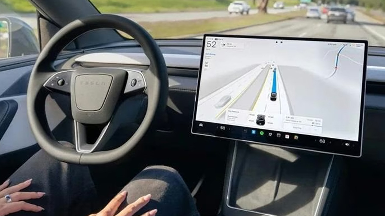 Otomotivde yapay zek kisisellesiyor tesla fsd suruculerin aliskanliklarini hafizaya alacak HVWyO2zK